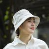 ベージュ